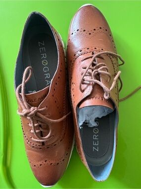 Cole Haan Women’s ZeroGrand lace up loafer w/White Sole.